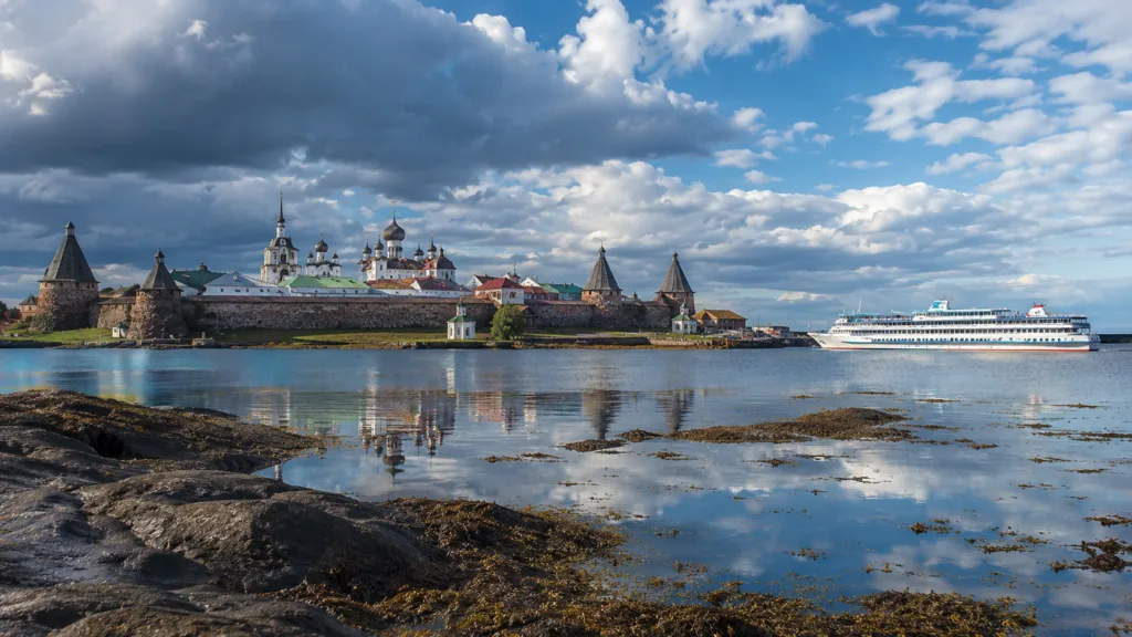 Белое море Соловки, Кузова и Архангельск